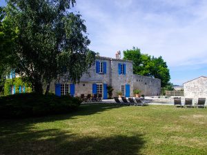 Logis Saint Léonard vue du parc