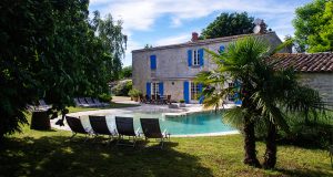 Logis Saint Léonard, terrasse extérieure